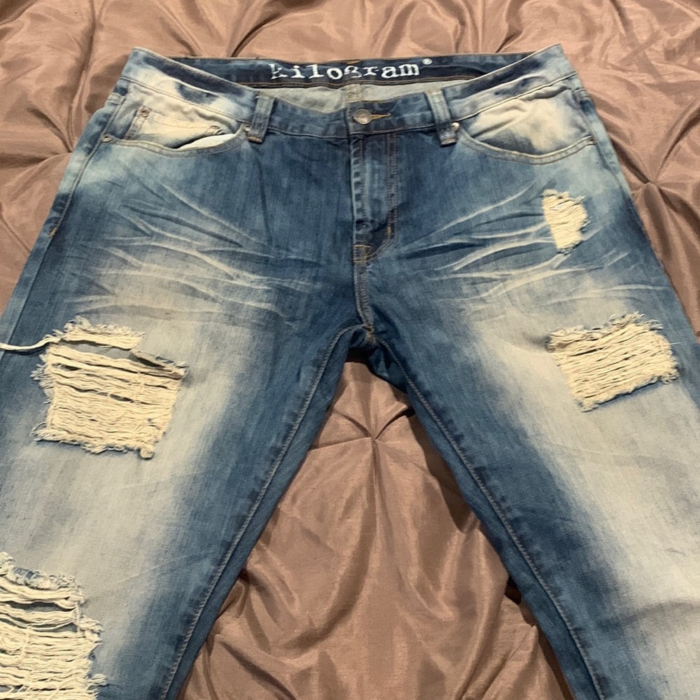 Kilograms light blue 36 by 32